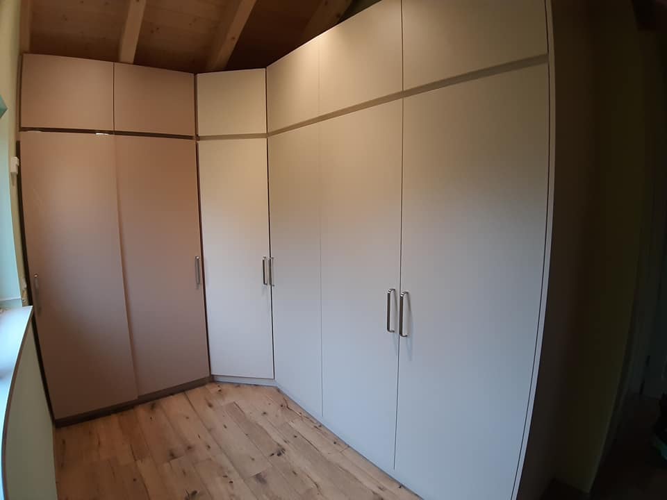 Maßgefertigter Einbauschrank